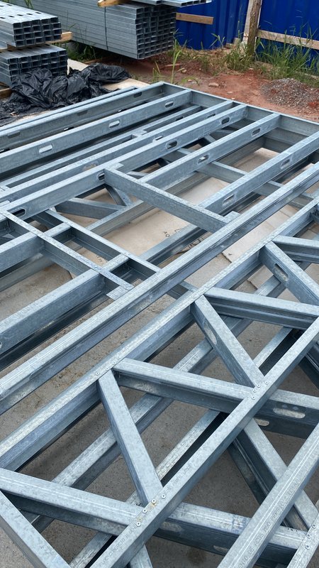 Montagem de Painéis de Steel Frame